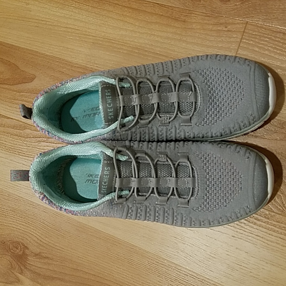 Skechers sneakers